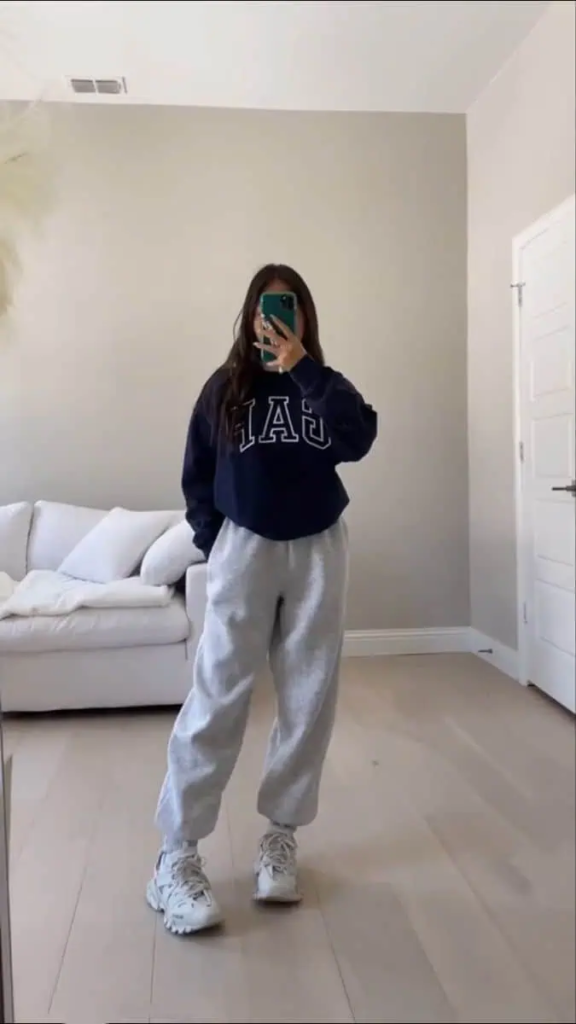 Oversized Sweatshirt And Baggy Sweatpants Combo