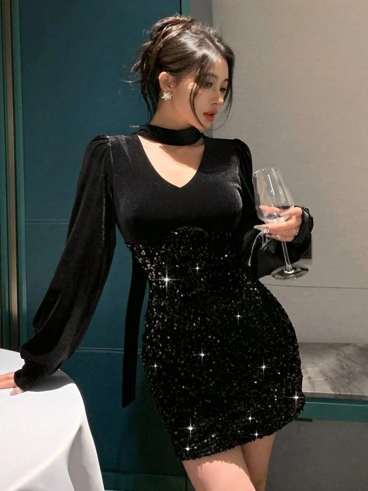Elegant Black Sequin Dress with Choker
