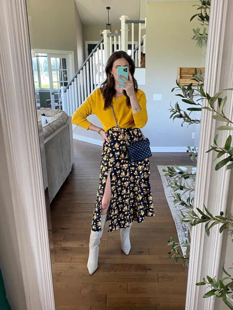 20. Sunny Floral Mix For Fall Vibes