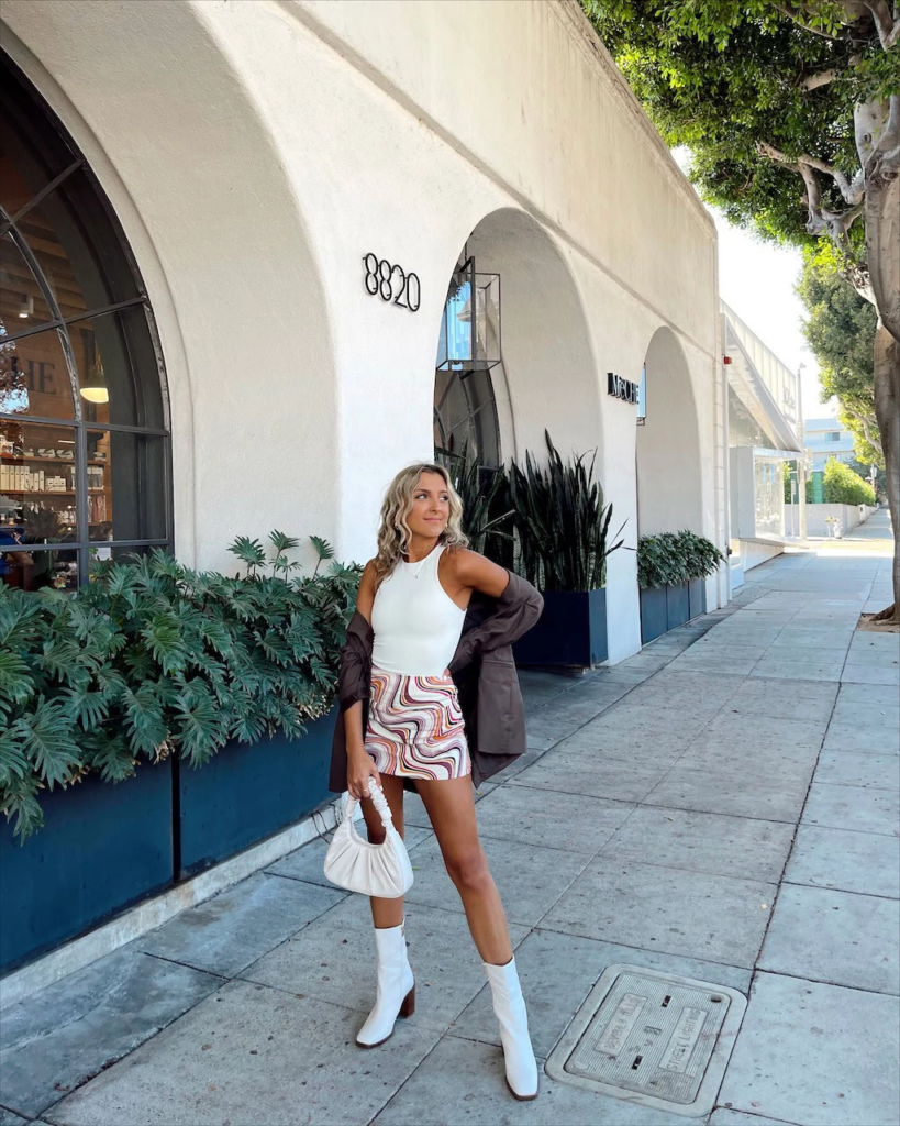 2. Retro Chic Meets Modern Minimalism