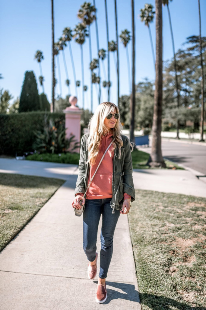 13. Casual Chic With A Palm-Lined Backdrop