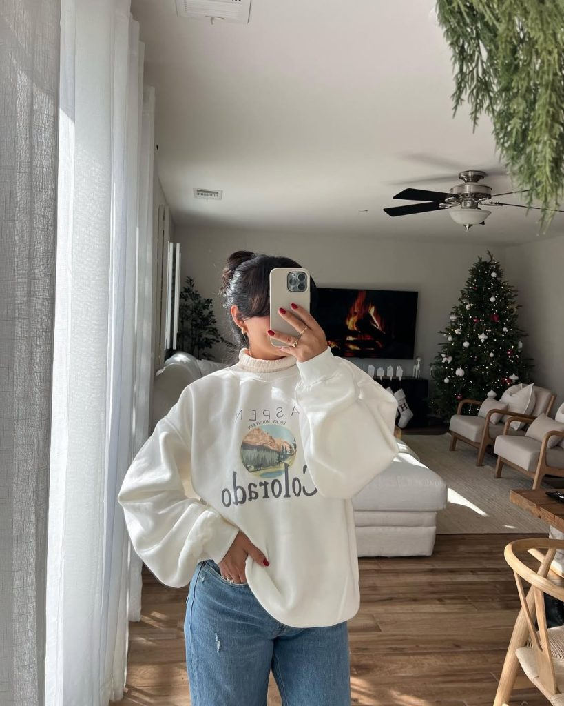 White Sweatshirt, Oversized Jeans