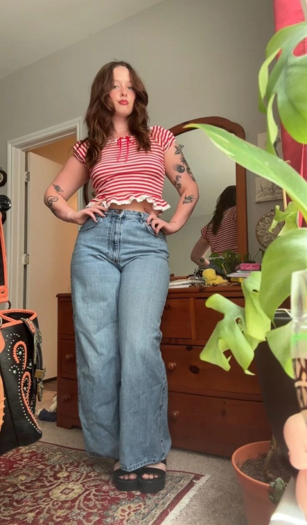 Retro Crop Top with High-Waisted Jeans