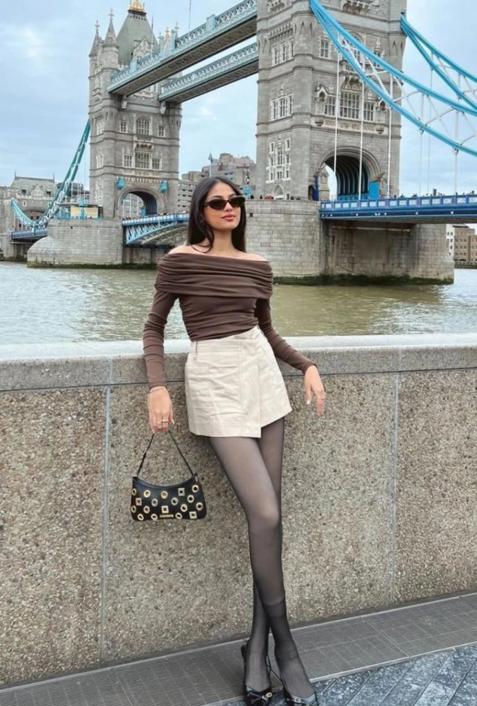 Chic Off-Shoulder Blouse With Cream Mini