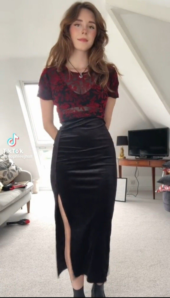 Sultry Velvet Slit Skirt Combo