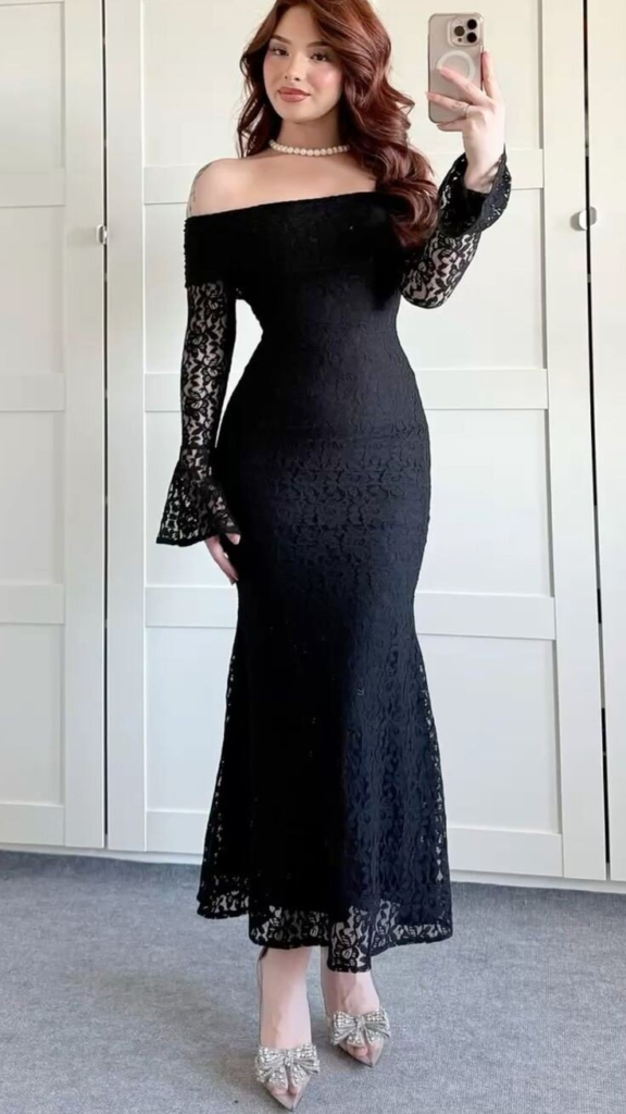 Elegant Off-Shoulder Lace Mermaid Gown