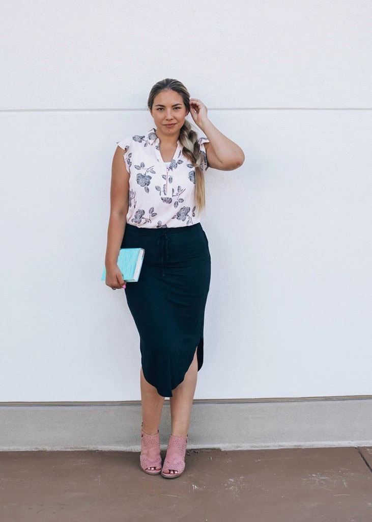 17. Floral Blouse And Pencil Skirt Combo