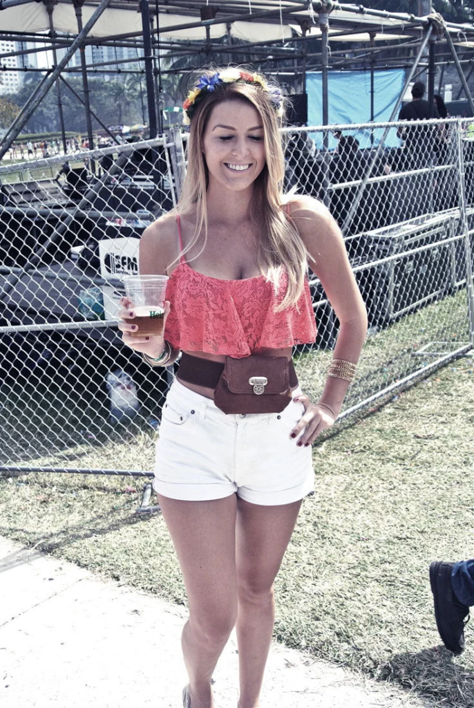 Thin Strap Top with White Shorts for Summer Concert