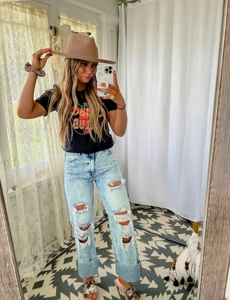 Graphic T-Shirt with Distressed Mom Jeans: Rock a Casual Look