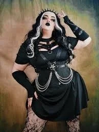 10. Spiked Crown And Chained Corset