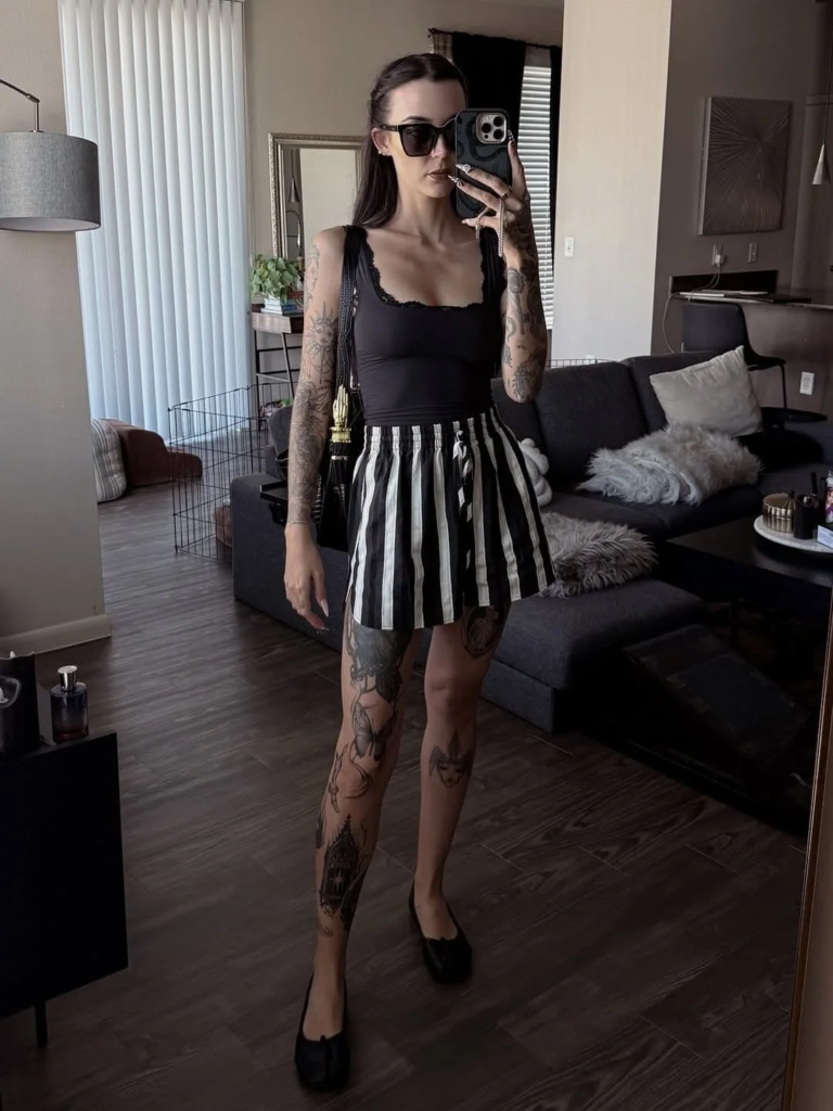 Monochrome Striped Skirt With Edge