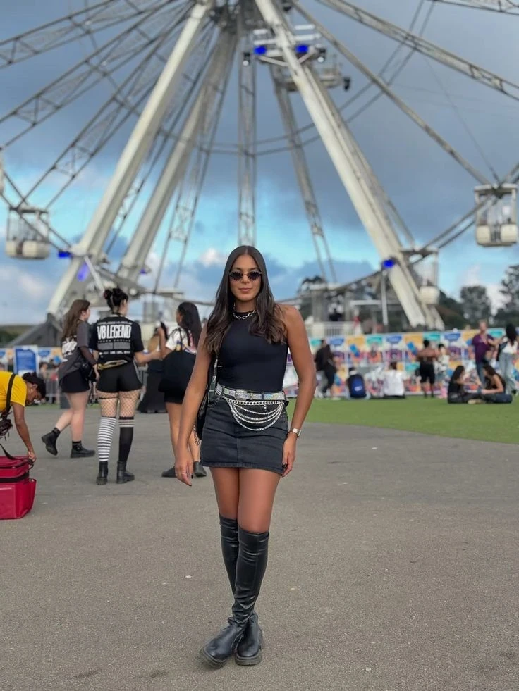 All-Black Edgy Ensemble With Chain Details