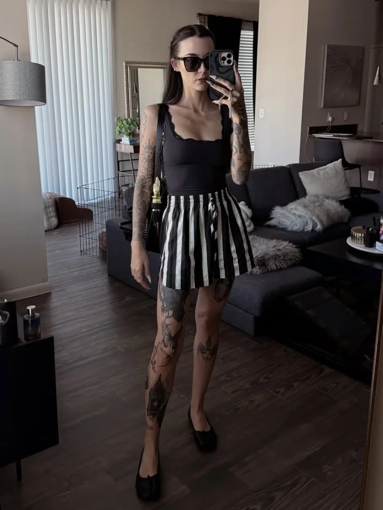 Monochrome Striped Skirt With Edge